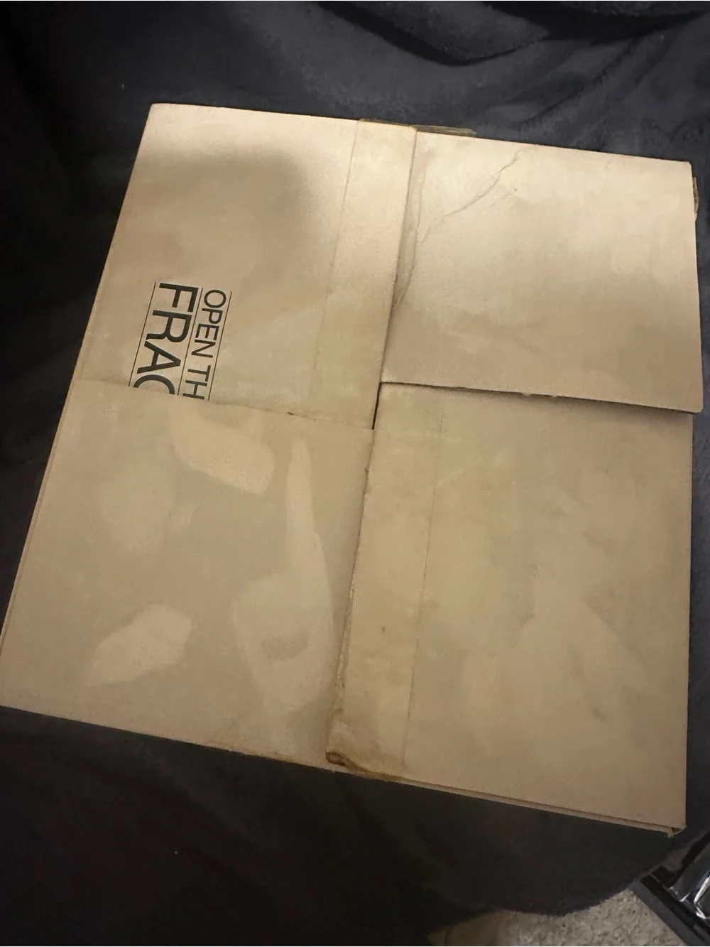 Apple Monitor IIc Stand Packaging in Cream with Rainbow Logo
